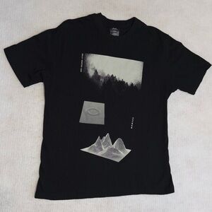 Oakley Men's Graphic Print T-Shirt Size M Black Gray Big Backhit Logo